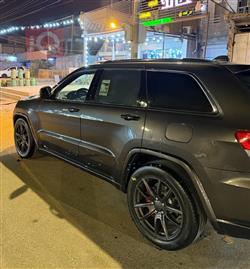 جیپ گراند شیرۆکی